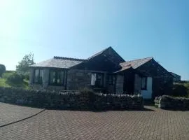 Mowhay, East Rose
