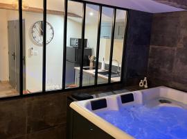 La Merletière – hotel w mieście Cholet