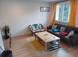 Chambre cosy à Gieres avec vue sur la Chartreuse, hotel i Gières