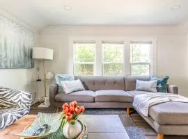 Cozy Craftsman Cottage 10 minutes away from DT!