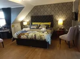 Outlander Boutique B&B ONLY ADULT Suite