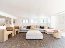 Bellevue Oasis with 6 BR Haven!