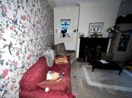 Vip big cozy house, hytte i Kyiv