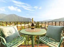 Apartment in the center of Cernobbio with parking