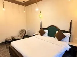 Royal cottage by royale palace