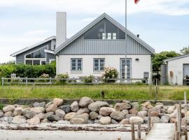 Home With Views And Walking Distance To Nature, hotel en Nyborg