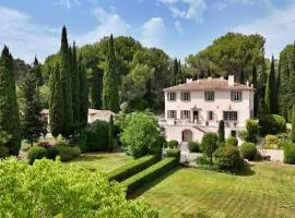 Bastide of the Rose Comtesse The Art of Intimate Luxury in Provence