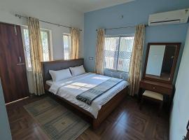 Bhakti Suite, помешкання з кухнею у місті Деоґгар