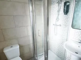 46DW-12 Dreams Unlimited Contractor Home in Ashford