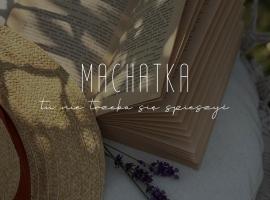 MaChatka wakacyjny dom z klimatem، فندق في Winiec