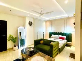 Premium Studio Apartment Zameen Aurum Gulberg