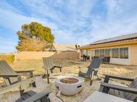 Golf, Fish and More! Peaceful Home in Helendale, Hotel in Helendale