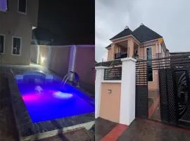 4bedroom villa with swimming pool,247 Electricity