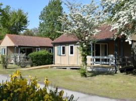 Camping L'Orée du Bois, hotel di Rang-du-Fliers