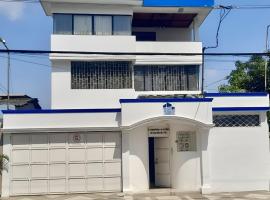 Hoteles en Guayaquil - Suites Guayaquil Cerca del Aeropuerto, hotel em Guayaquil