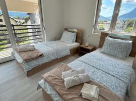 Lone Star Apartments, hotel a Gusinje