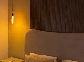 Light & Latte - 1BHK - MM ALAM - Gulberg 3 - Self CheckIn