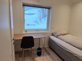 Arctic Nine - Room nr 9 - Central room on the island, Hotel in Tromsø
