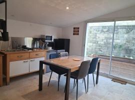 Le Murmure De La Vigne, Gîte 4 personnes, Entre-2-Mers, hotell i Capian