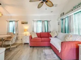 Snowbird Escape w/ Pools! 6 Mi to Dtwn Sarasota