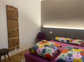 CASA VACANZE LA BRENTA, villa a Chiavenna