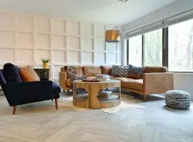 Luxe 10 guest Ski Cabin - Snowboarding Hiking Pools Golf Tennis