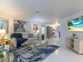 Caloosa Cottage Boutique Home with Office