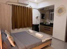 Wren Hideaway Cosy AC studio in Pune