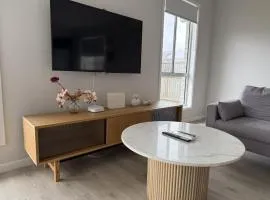 Logan Lodge - Sleeps Up To 8 PPL