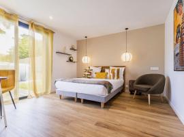 Chambres d'hôtes ''La Clairière aux Chênes''、Treillièresのホテル