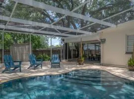 Spacious Boho Retreat Heated Pool-HotTub-Huge Yard