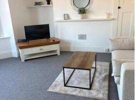 Brand New Convenient Apartments Folkestone, hotell i Folkestone