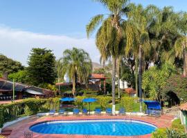 Posada Los Alcatraces, hotel sa Atlixco