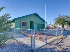 Patio Hangouts! Home By Rotary Park and River Access, hotell i Bullhead City