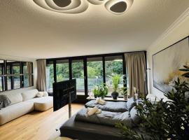 Velmora Boutique Suites - Wellness - Pool, Sauna, E-Bikes direkt am Strand, Hotel in Timmendorfer Strand
