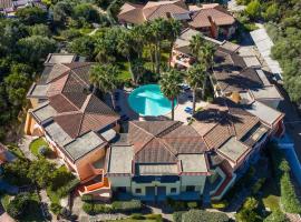 Residence con piscina a Palau, a soli 150 mt. dal mare, Hotel in Palau
