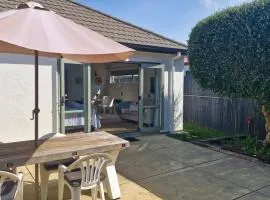 Secluded guest suite for up to 4 people