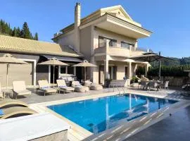 Luxury Villa Matzourana with Private Pool