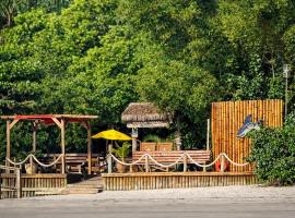 Pousada & Camping Tubar&atilde;o, hotel na praia na Ilha do Mel