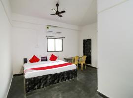 Hotel O Sip & Bite Restaurant N Lodging, hótel í Mansar