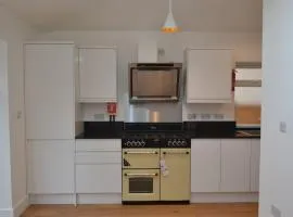 5 Bed Spacious Family Home in Chingford