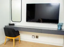 Ellipse Waterfall Premium Apartments - Cream