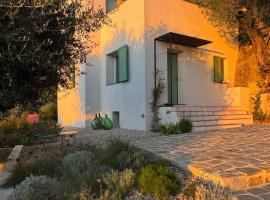 Mediterranean Retreat With Sea View In Seborga, Hotel in Seborga