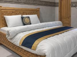 Neelam Water View Hotel，Kundālshai的飯店