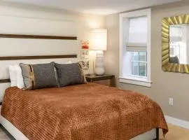 Modern Design - Walk to Galleries + Beach + Dining