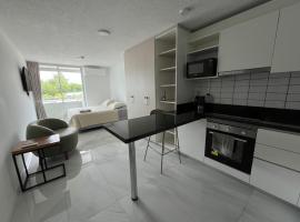 Studio in the gated community of Altamira Surubi'i, Hotel in Estancia Sarubi