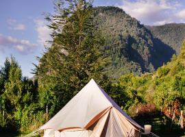 Amanecer Glamping, kamp sa luksuznim &scaron;atorima u gradu llifen