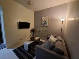 Wake to Sunrise at McQueen Suites 1BR Brenthill