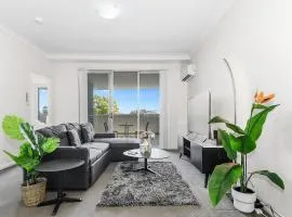 Modern 2BR Apartment in Prime Westmead Location