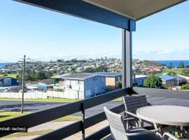 Montaview 24 Mumbulla Street Holiday house, pet friendly Bermagui